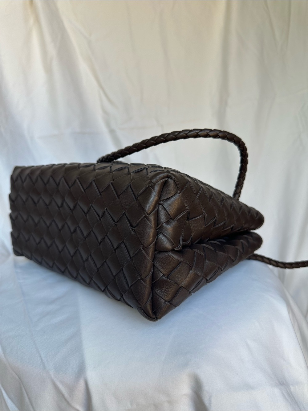 Bottega Veneta Small Andiamo in Fondant - Picture 8 of 14